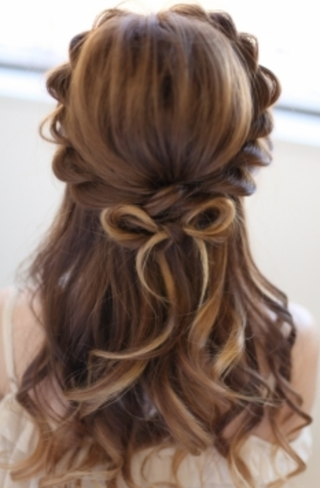 美容院でセットしてもらう結婚式の髪型 ミディアム編 結婚式 髪型 ヘアスタイル